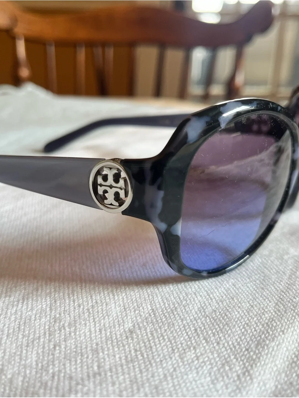 Tory Burch Blue Gradient Lens Round Sunglasses with Black Tortoiseshell Frame